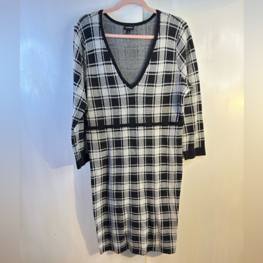 Torrid NWOT 2X Plaid V-Neck Dress